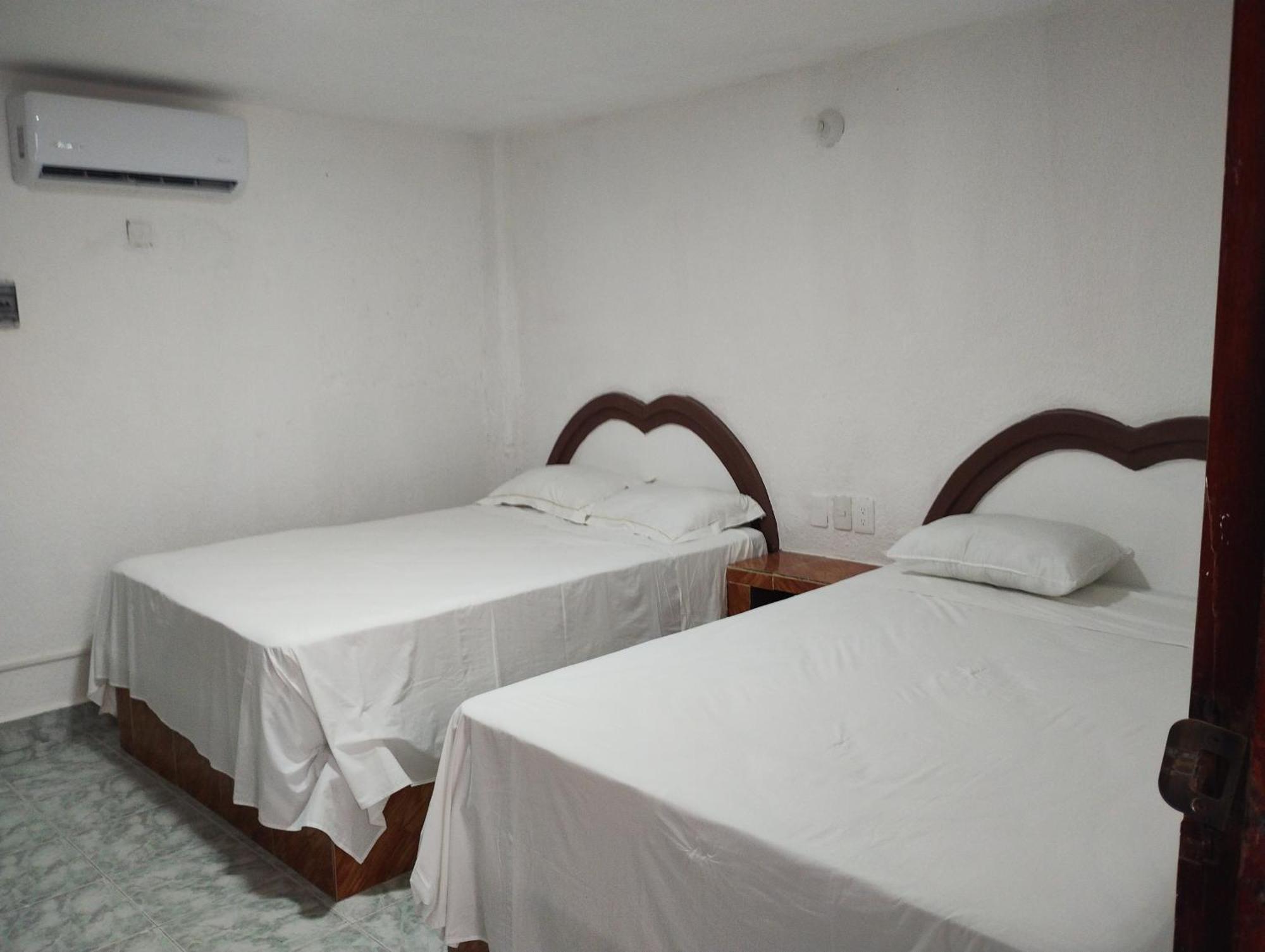 Casa De Huespedes Los Santos Cancún Eksteriør bilde